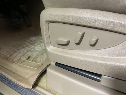 Champagne Silver Metallic 2015 Chevrolet Suburban 1500 LT