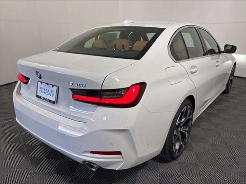 2025 BMW 330 i