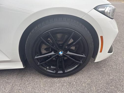 Alpine White 2023 BMW 330 330i