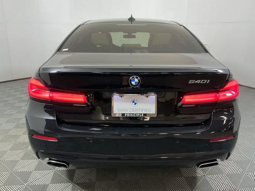 2021 BMW 540 540i
