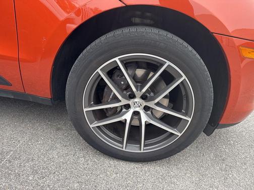 2022 Porsche Macan Base