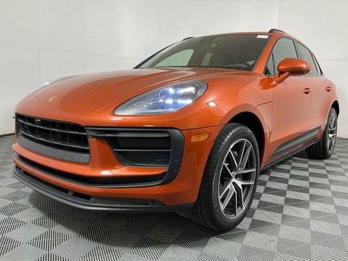 2022 Porsche Macan Base