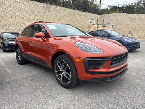 2022 Porsche Macan Base