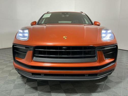 2022 Porsche Macan Base