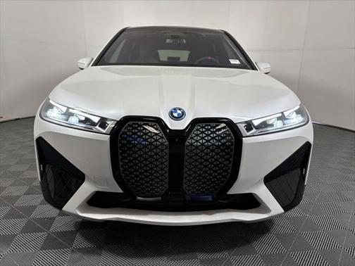 2025 BMW iX M60