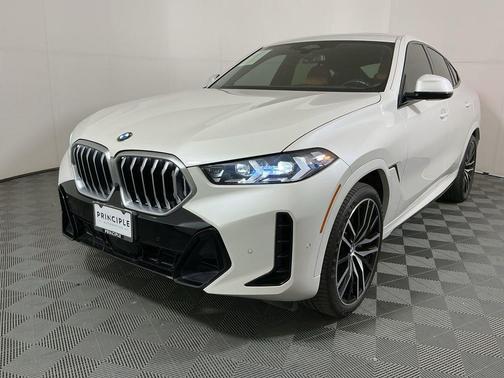 Mineral White Metallic 2024 BMW X6 xDrive40i