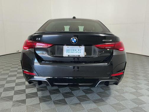 Black Sapphire Metallic 2026 BMW i4 Gran Coupe eDrive40