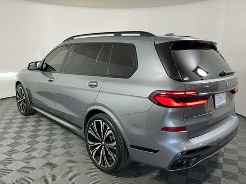 2024 BMW X7 M60i