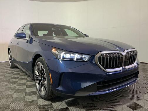 Phytonic Blue Metallic 2026 BMW 530 530i