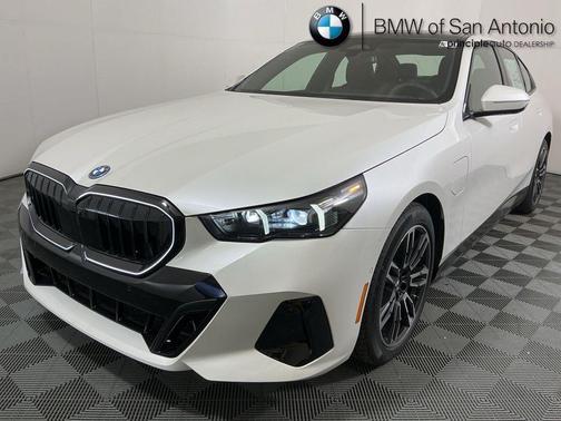 2026 BMW 550e xDrive