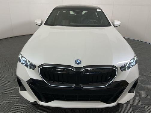 2026 BMW 550e xDrive