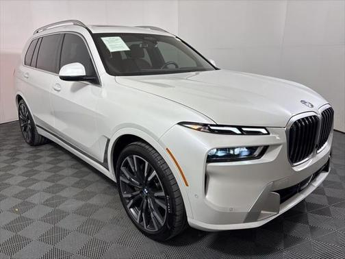 2025 BMW X7 xDrive40i