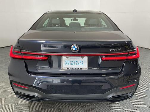 2021 BMW 740 740i