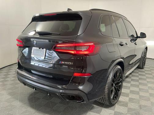 2022 BMW X5 M50i