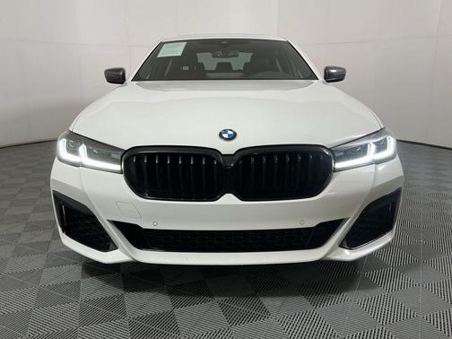 Alpine White 2022 BMW 530 i