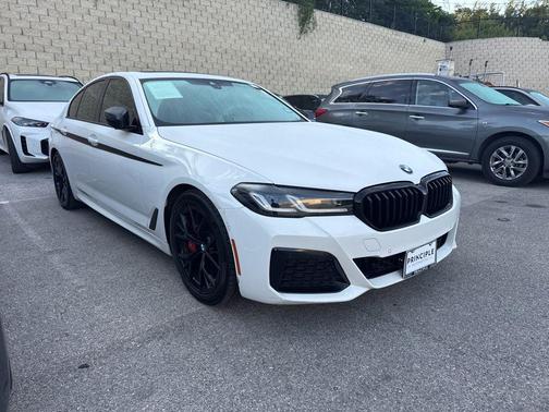 Alpine White 2022 BMW 530 i