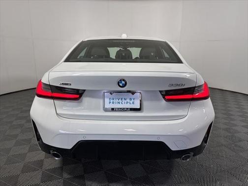 2025 BMW 330 i xDrive