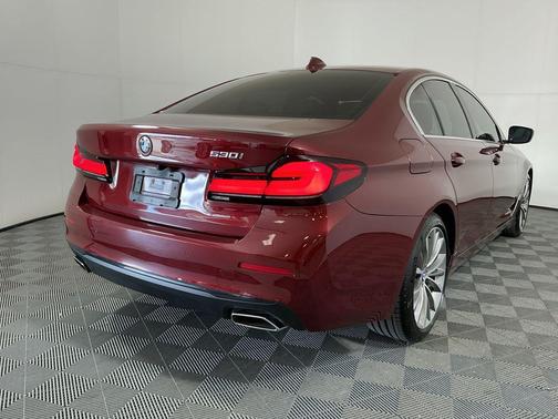 Aventurin Red Metallic 2023 BMW 530 i