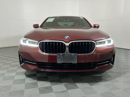 Aventurin Red Metallic 2023 BMW 530 i