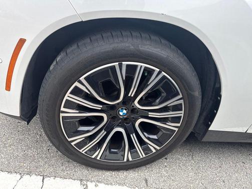 Mineral White Metallic 2025 BMW X3 30 xDrive