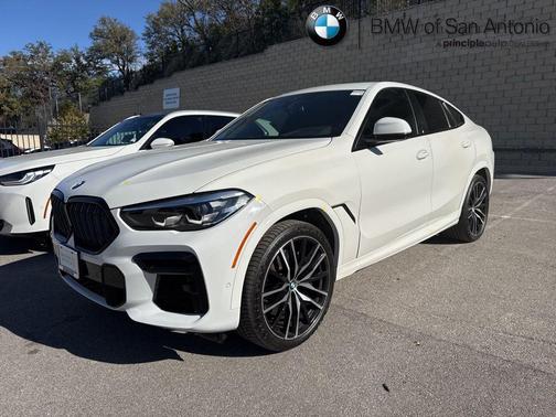 2022 BMW X6 M50i