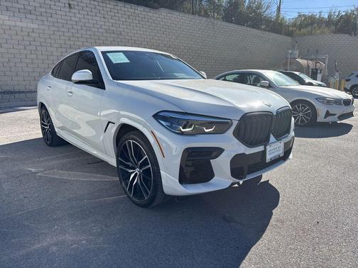 2022 BMW X6 M50i