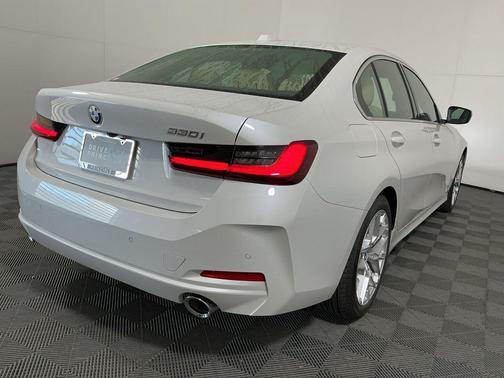 2026 BMW 330 i