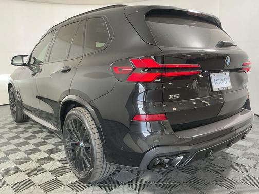 2026 BMW X5 M60i