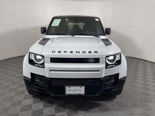 2023 Land Rover Defender 130 X-Dynamic SE
