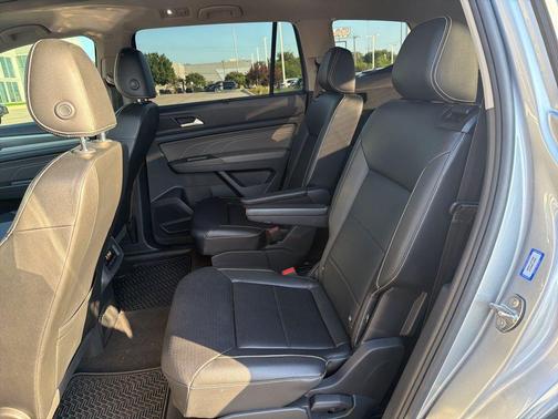 Pyrite Silver Metallic 2022 Volkswagen Atlas 3.6L SEL
