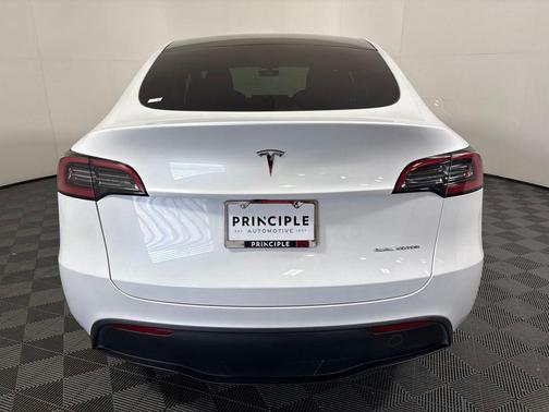 Pearl White Multi-Coat 2023 Tesla Model Y Long Range Dual Motor All-Wheel Drive