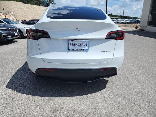 Pearl White Multi-Coat 2023 Tesla Model Y Long Range Dual Motor All-Wheel Drive