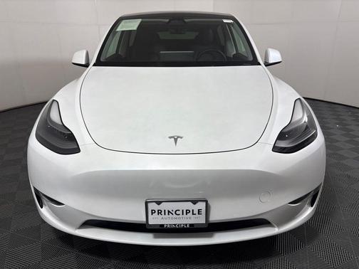 Pearl White Multi-Coat 2023 Tesla Model Y Long Range Dual Motor All-Wheel Drive