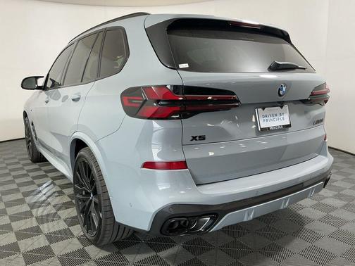 2026 BMW X5 M60i