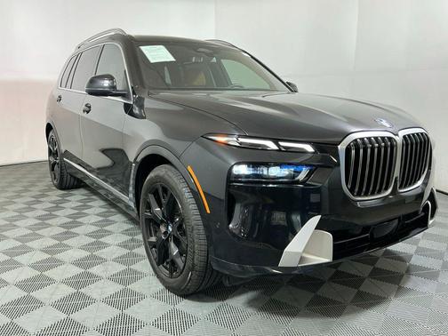 Black Sapphire Metallic 2025 BMW X7 xDrive40i