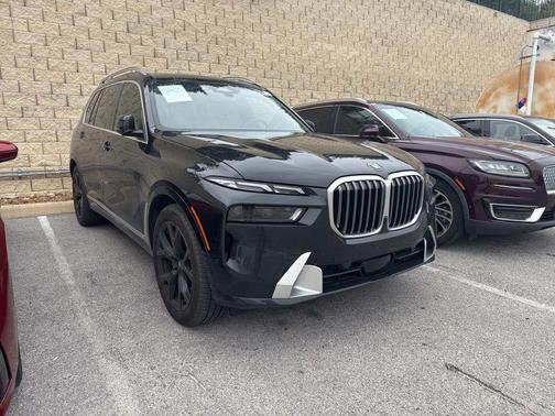 Black Sapphire Metallic 2025 BMW X7 xDrive40i