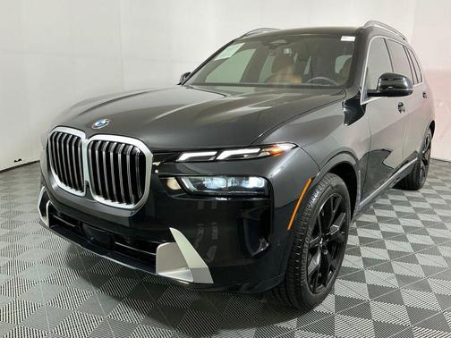 Black Sapphire Metallic 2025 BMW X7 xDrive40i