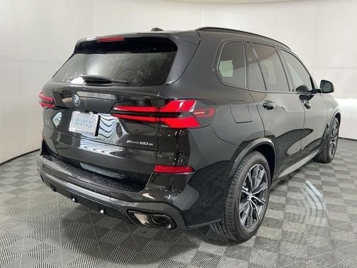 Black Sapphire Metallic 2026 BMW X5 PHEV xDrive50e