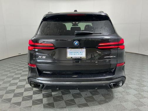 Black Sapphire Metallic 2026 BMW X5 PHEV xDrive50e