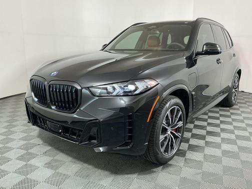 Black Sapphire Metallic 2026 BMW X5 PHEV xDrive50e