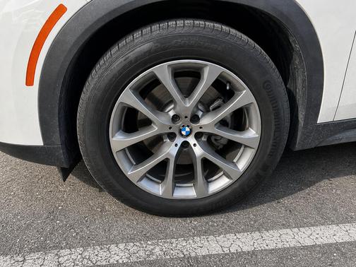 Alpine White 2020 BMW X6 sDrive40i