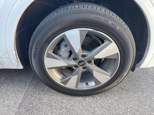 2023 Audi Q5 40 Premium Plus