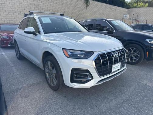 2023 Audi Q5 40 Premium Plus