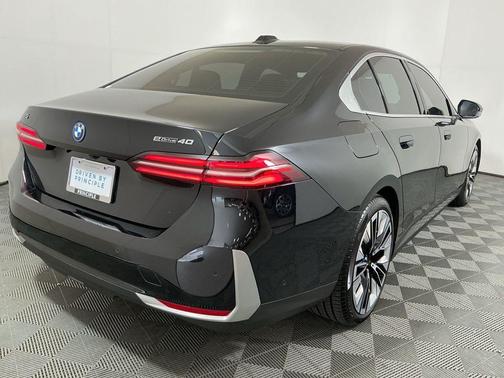 2024 BMW i5 eDrive40