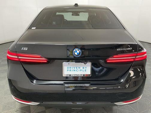 2024 BMW i5 eDrive40