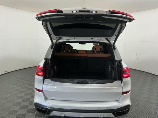 2023 BMW X5 M50i