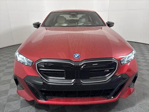 2025 BMW i5 M60