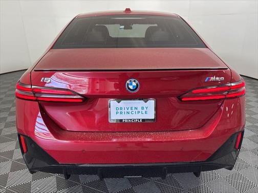 2025 BMW i5 M60