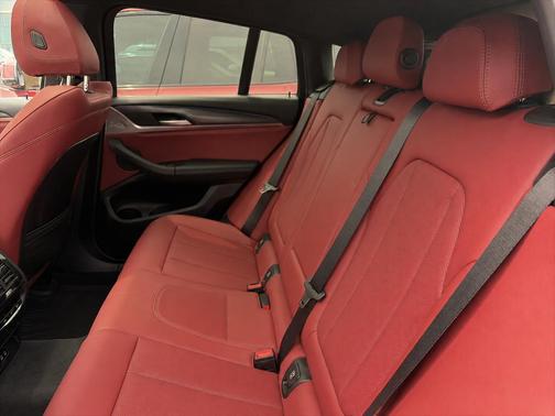 Carbon Black Metallic 2024 BMW X4 xDrive30i