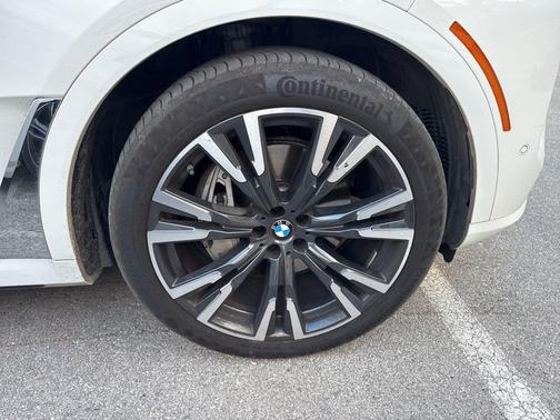 Alpine White 2024 BMW X7 xDrive40i